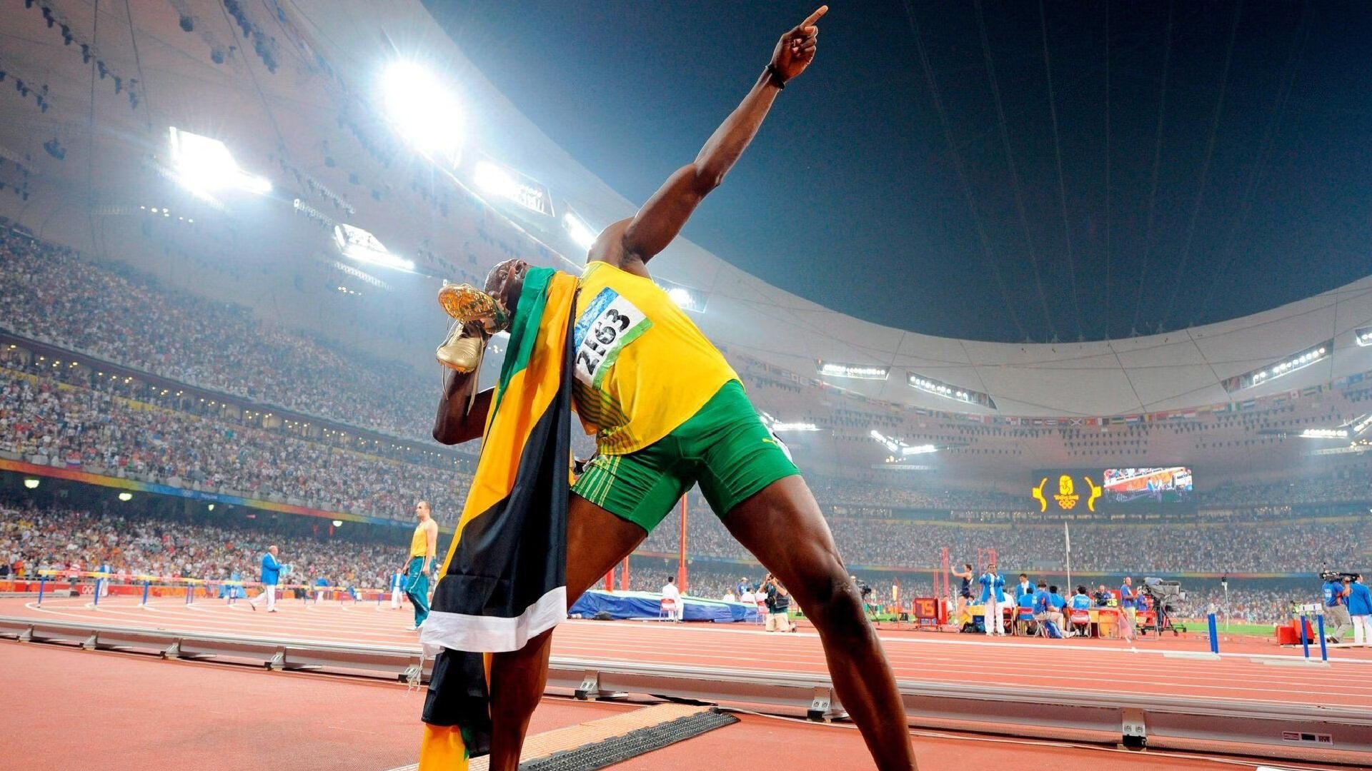 掘金中锋约基奇再度三双，统治禁区，掘金中锋约基奇是哪国人